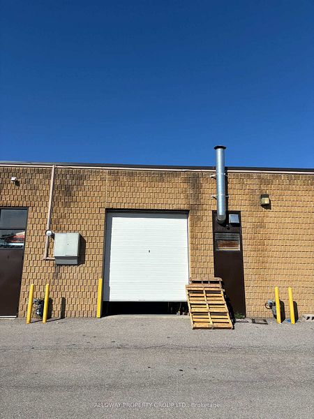 1260 Journey's End Circle Unit 5 — grade-level garage door